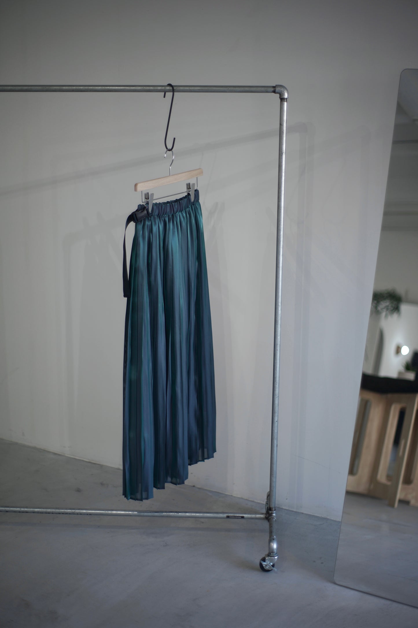 itochi / Aurora cloth double side pleated skirt / emerald