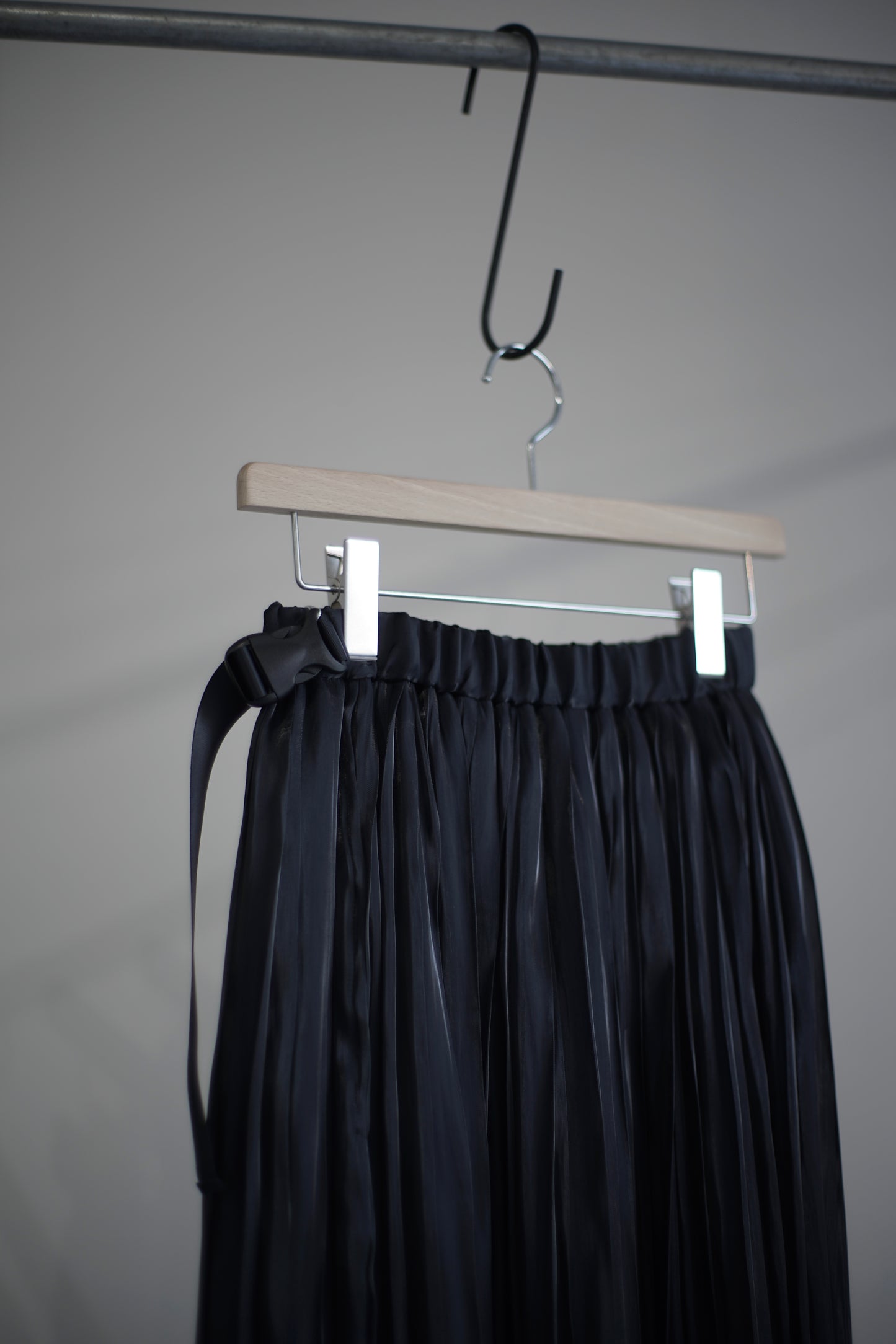 itochi / Aurora cloth double side pleated skirt / black