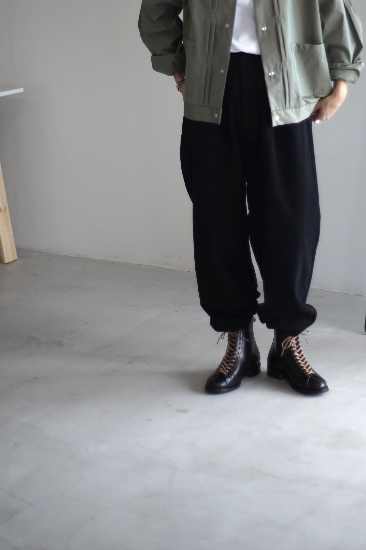 itochi / Wool & Cashmere corduroy tuck slacks
