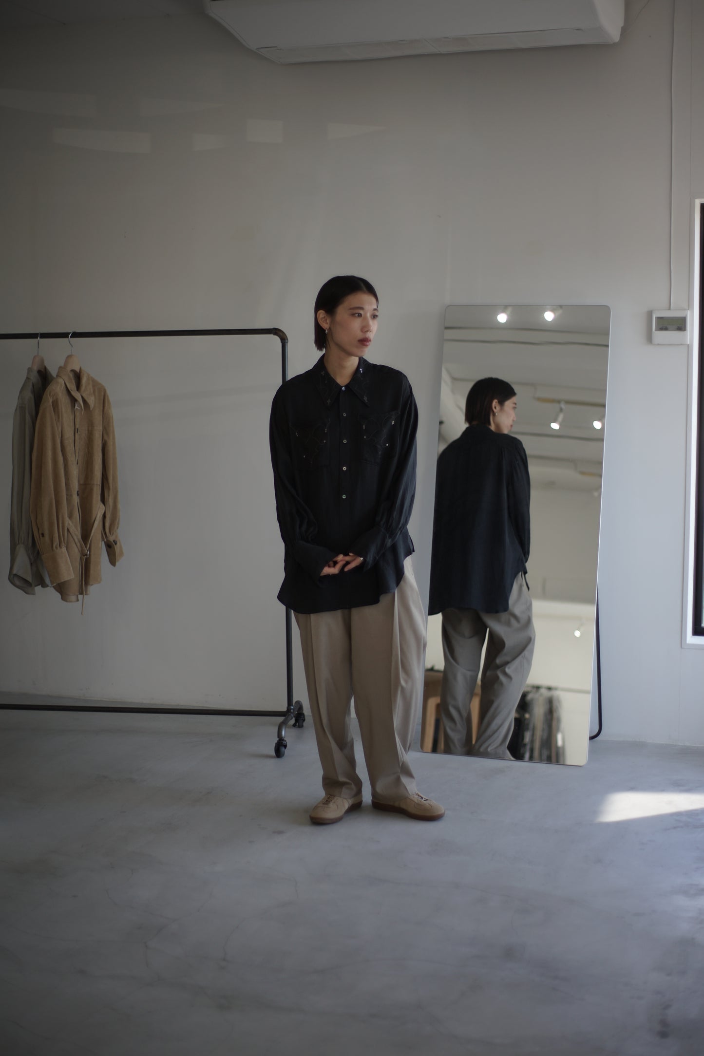 JöICEADDED / Leaves Embroidered Shirt