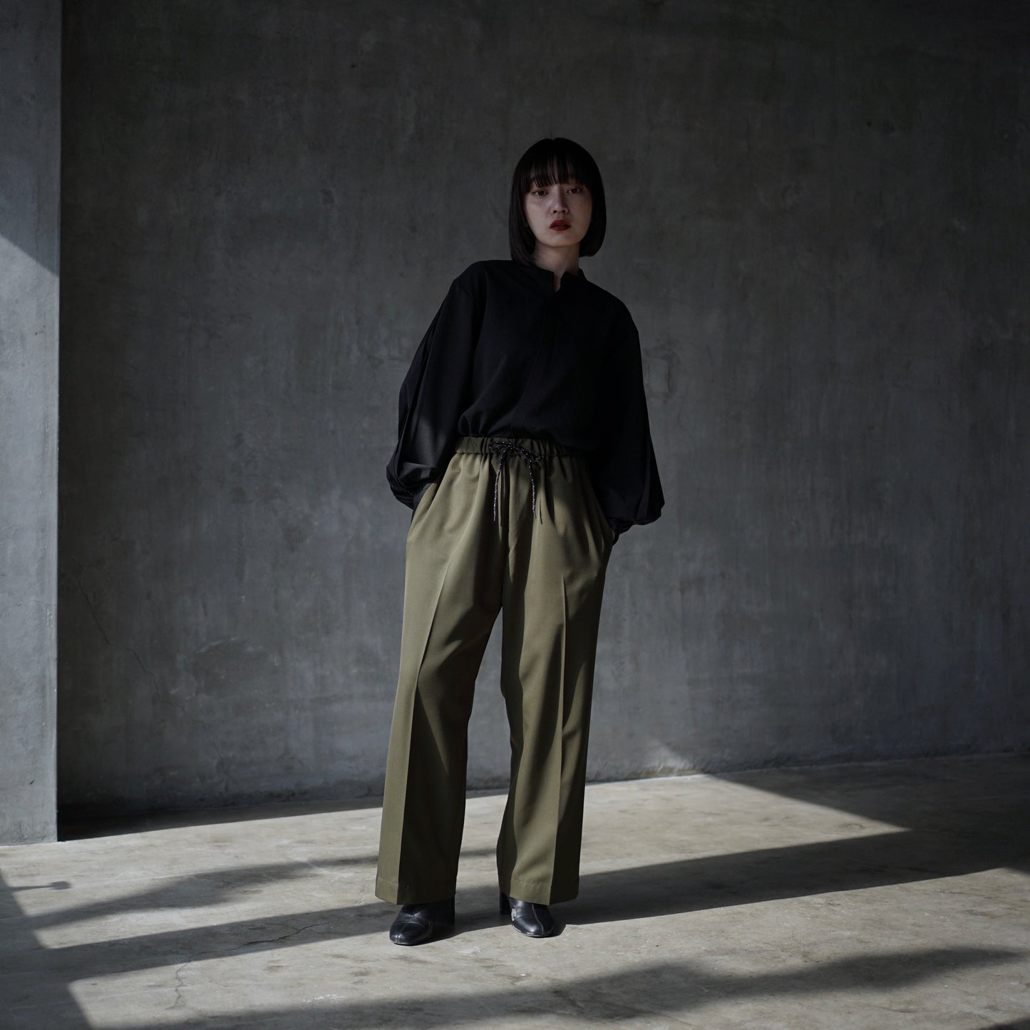 itochi / Super140's Wool Doeskin salt easy pants