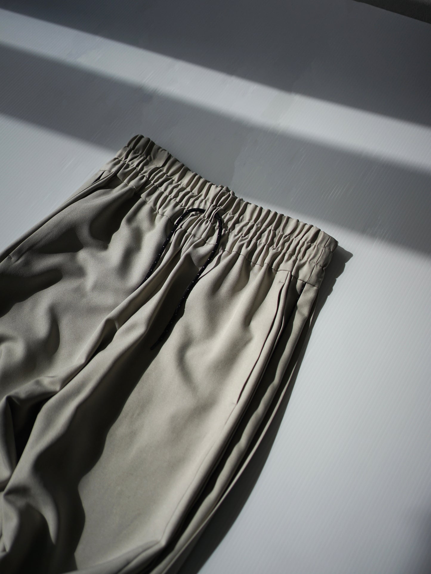 itochi / Polyester Linon pleated track pants