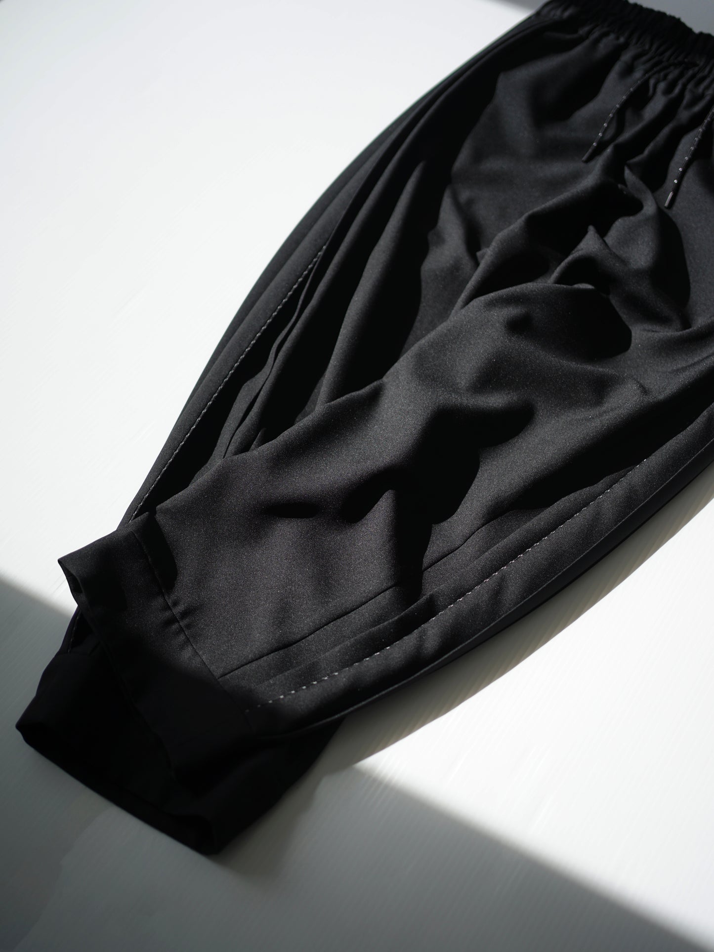 itochi / Polyester Linon pleated track pants
