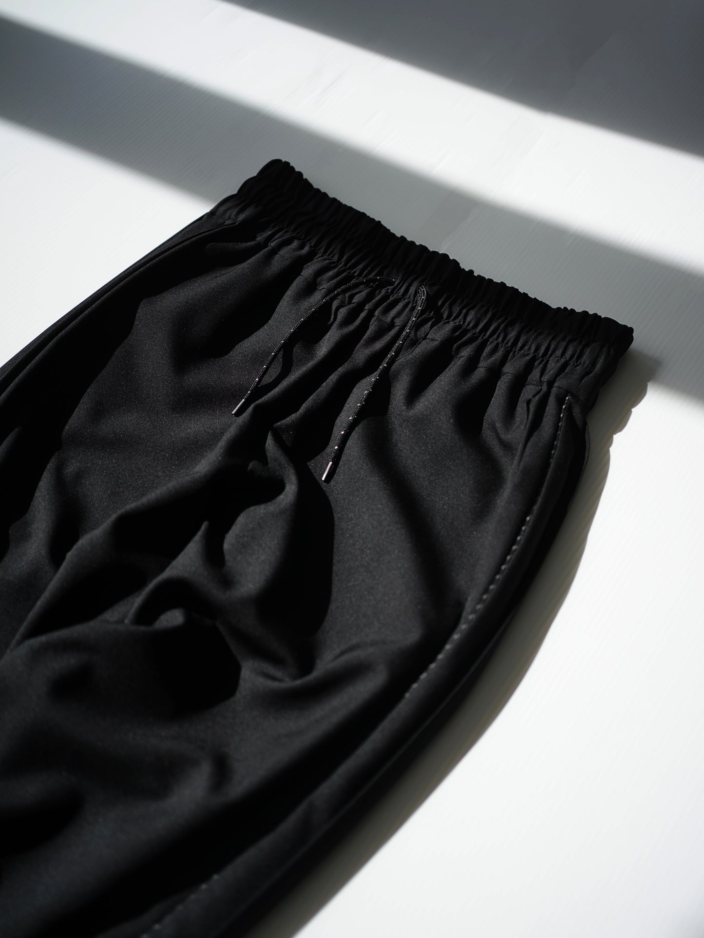 itochi / Polyester Linon pleated track pants