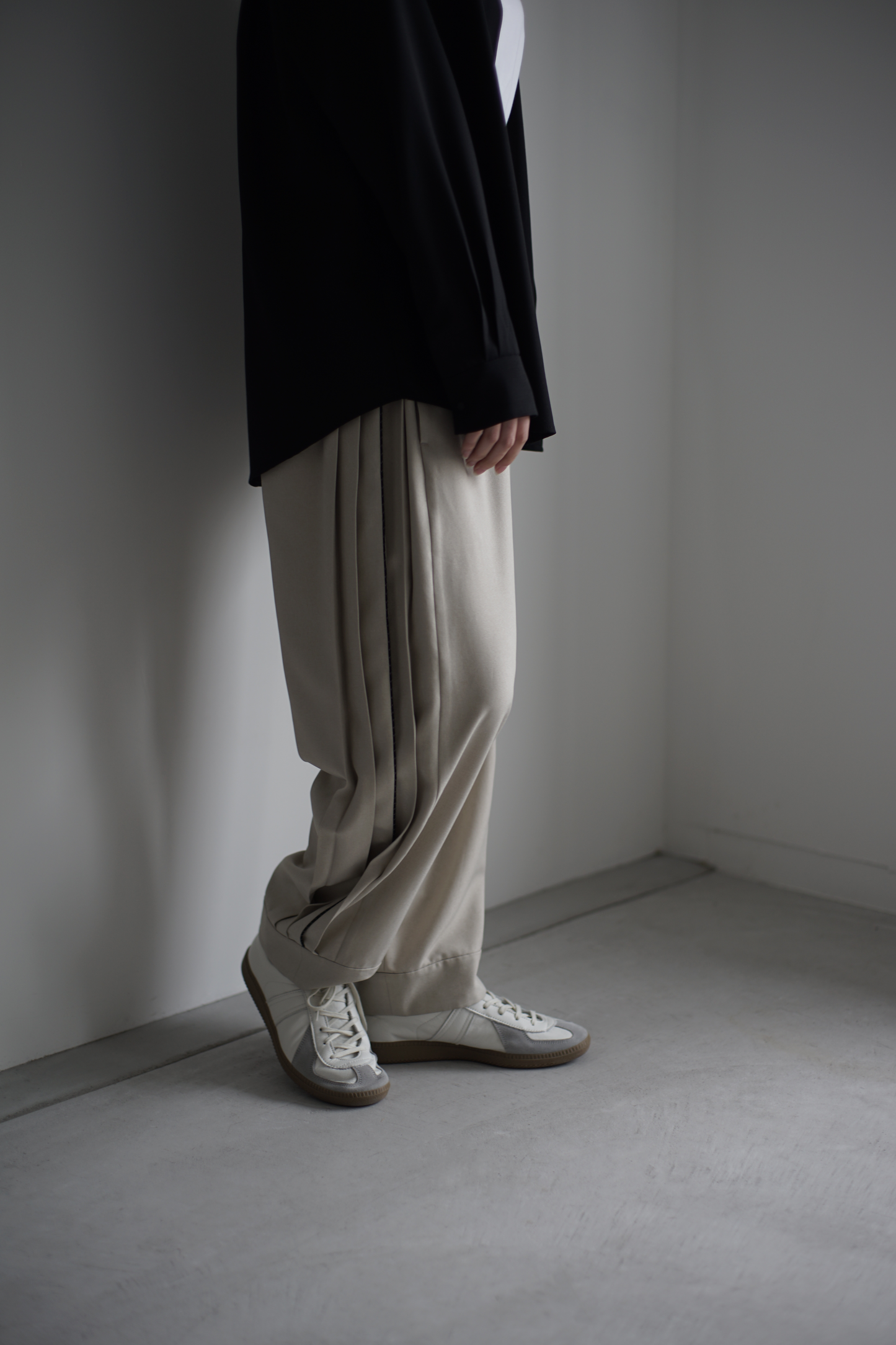 itochi / Polyester Linon pleated track pants