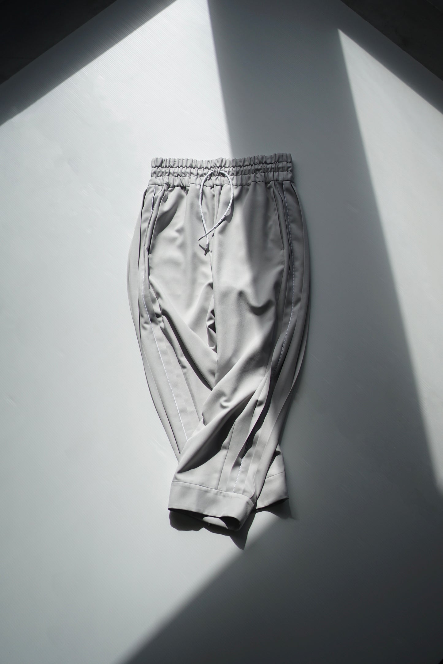 itochi / Polyester Linon pleated track pants