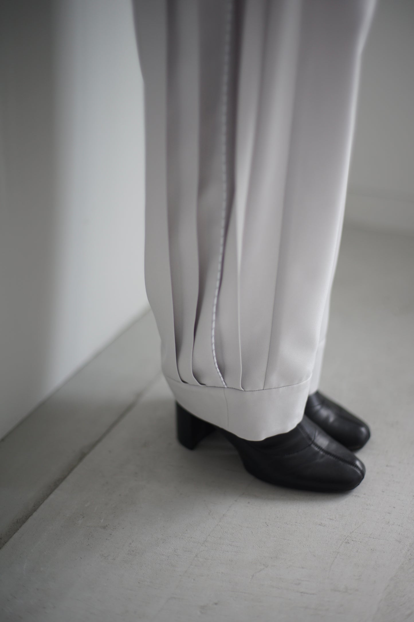 itochi / Polyester Linon pleated track pants