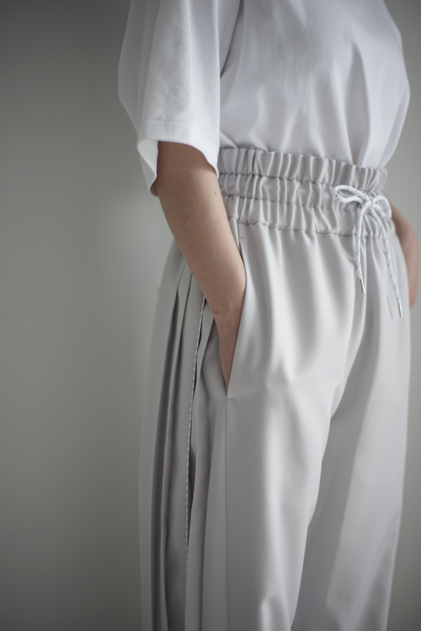 itochi / Polyester Linon pleated track pants
