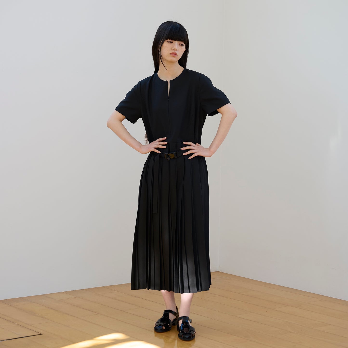 itochi / Polyester Linon Rounded Shape Pleated Onepiece Dress