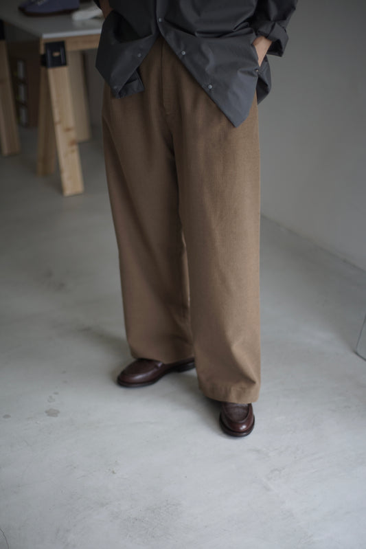 itochi / Wool & Cashmere corduroy tuck slacks