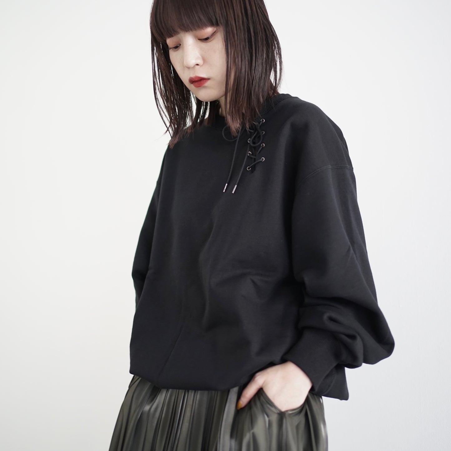 [50%OFF] itochi / Azuma urake lace up neck sweatshirt