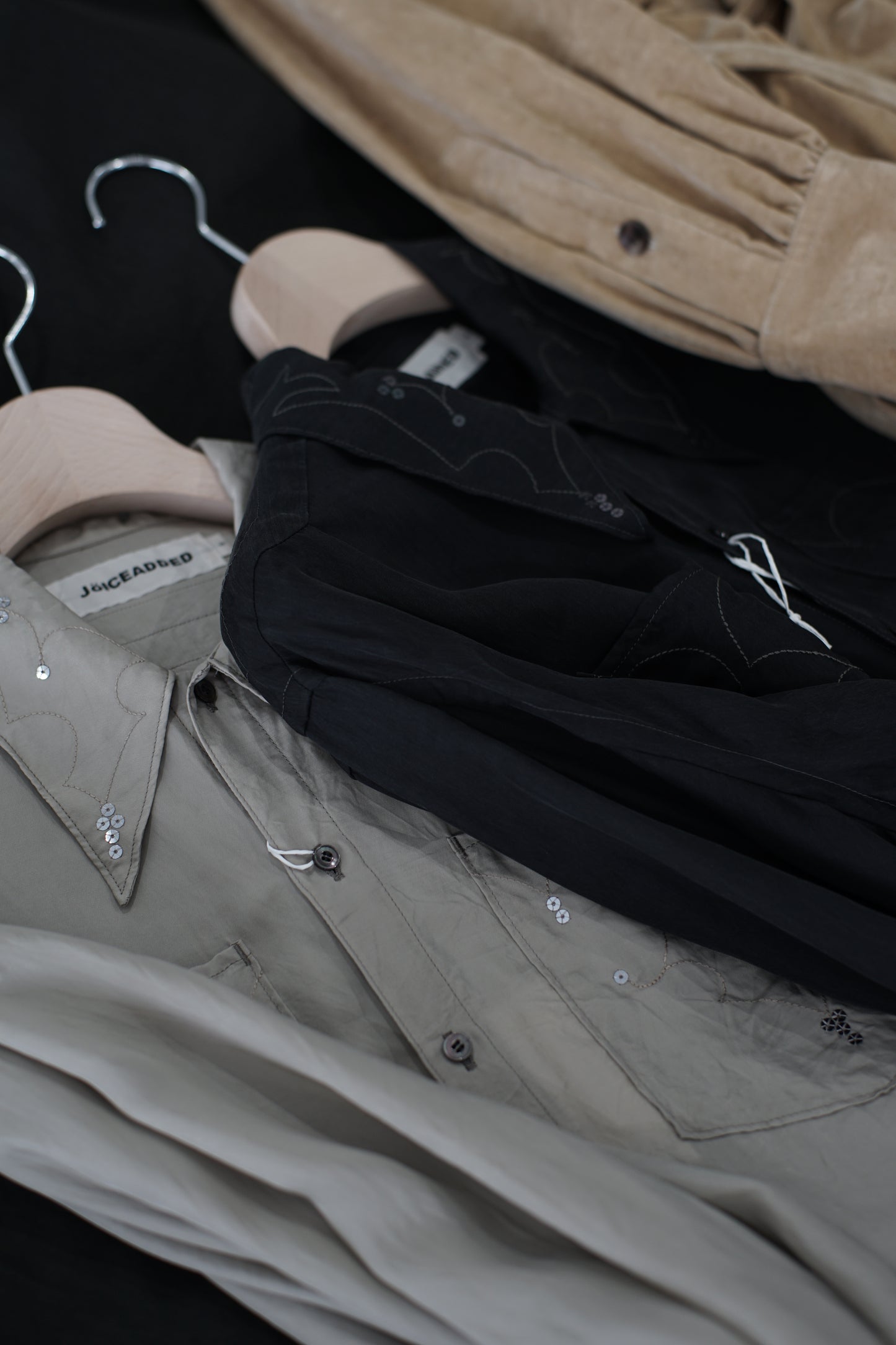 JöICEADDED / Leaves Embroidered Shirt