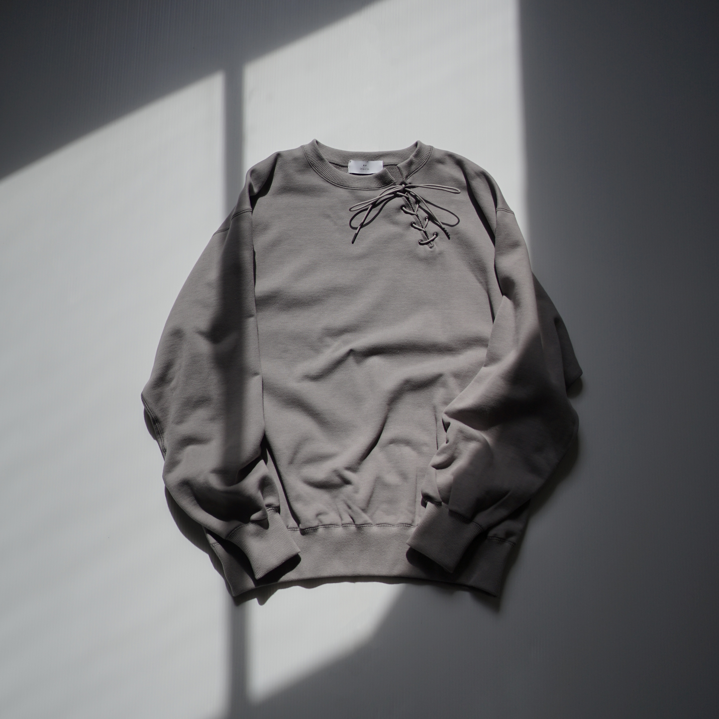 [50%OFF] itochi / Azuma urake lace up neck sweatshirt